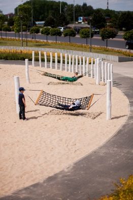 Lars Laj Lekeplass, Hengekøyer