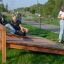 Barn som leker på Situps uteplass.