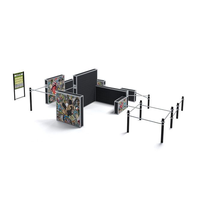 Large parkour set II med fargerike vegger og treningsstenger for utendørs lekeplass.