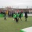Barn spiller fotball i InsideOut Betongboks - Rett.